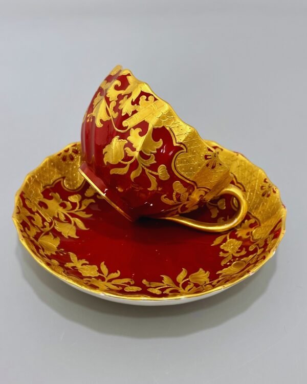 Royal Crown Derby Fincan